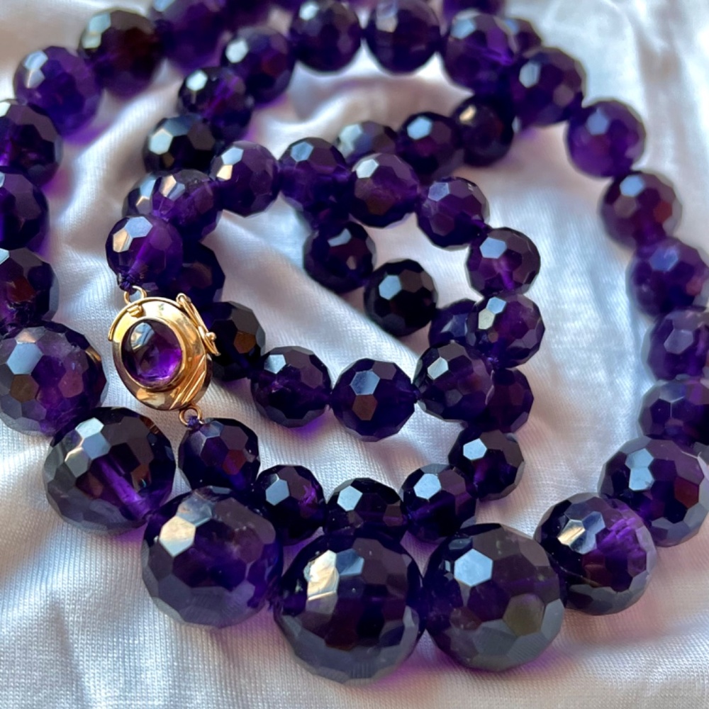 VINTAGE HUGE ROUND FACETED AMETHYST BEADS LONG NECKLACE 14K LOCK CABOCHON STONE - Picture 16 of 16